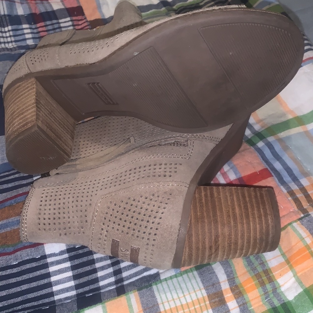 TOMS Tan booties - Picture 8 of 8